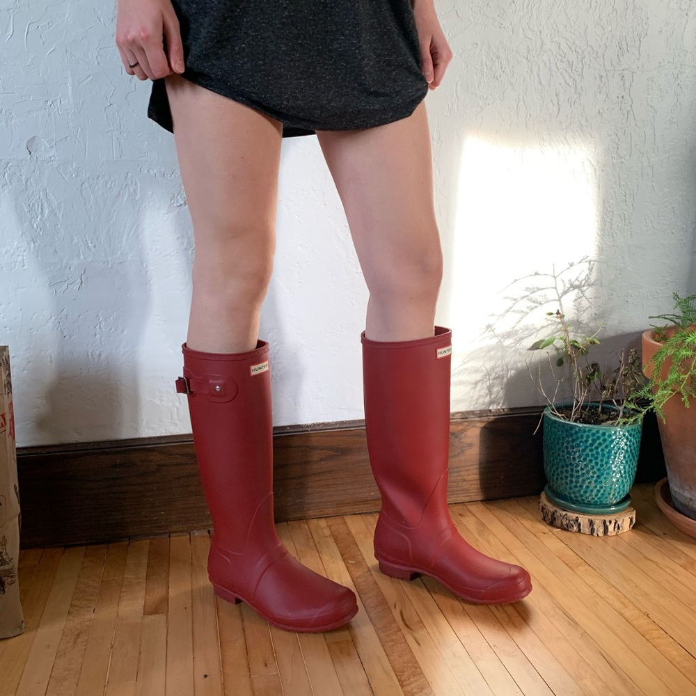 Hunter rain boots • Tall • military red • size 10